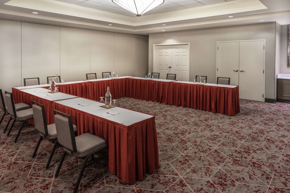 Hilton Garden Inn Blacksburg University 51/55