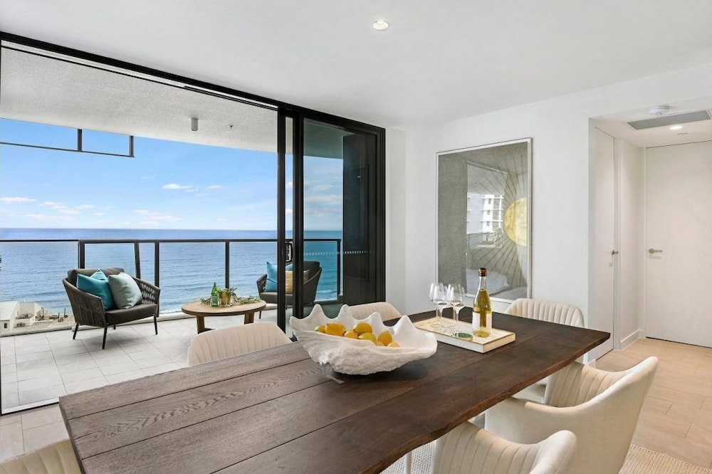 Vue Broadbeach 24/49