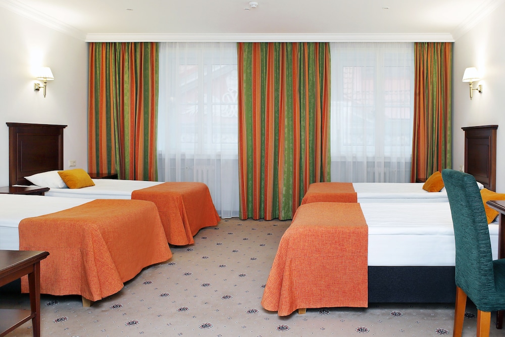 Radi Un Draugi Hotel 56/65