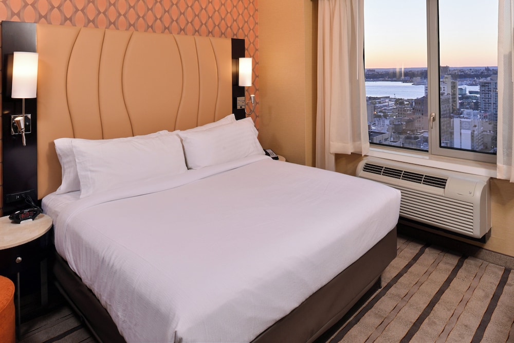 Holiday Inn New York City - Times Square 23/56