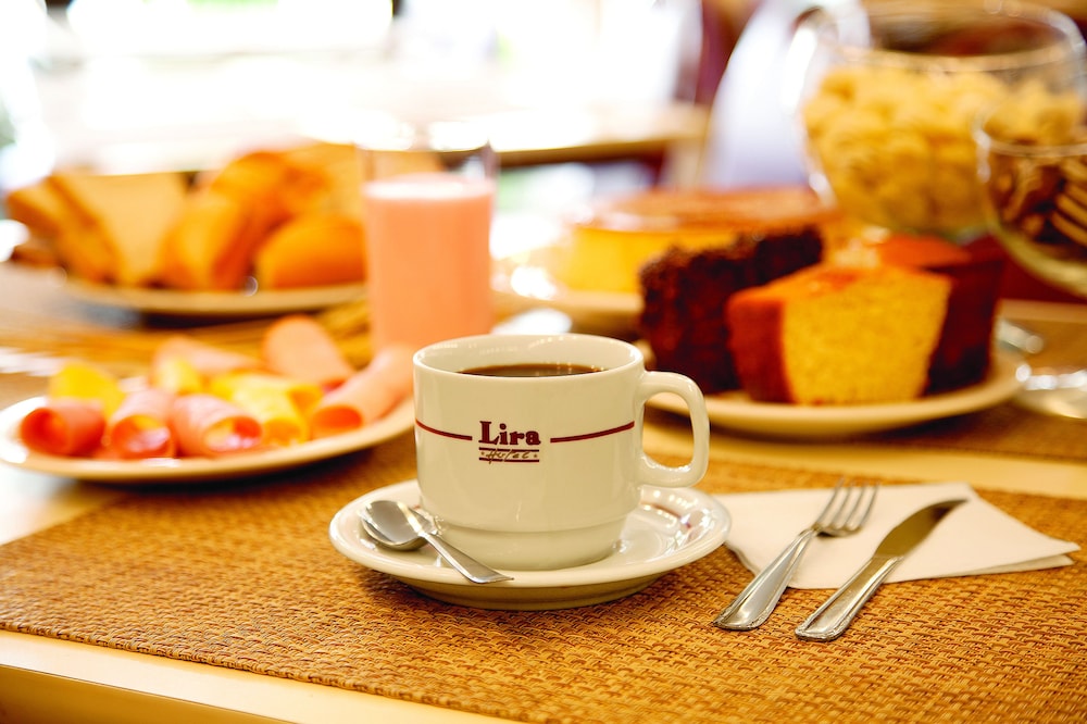 LIRA HOTEL 37/63