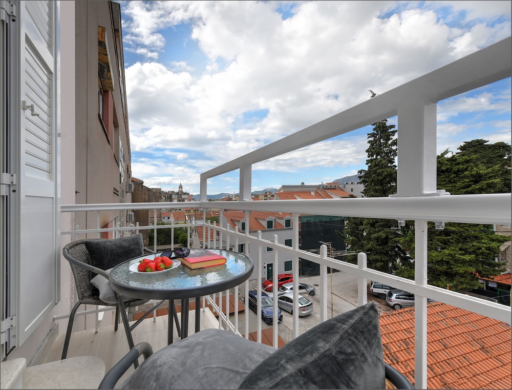 Via Porto Rooms 39/49