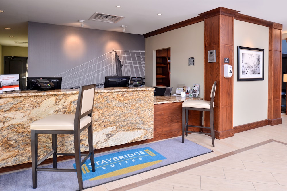 STAYBRIDGE SUITES ROCHESTER COMMERCE DR NW 9/56