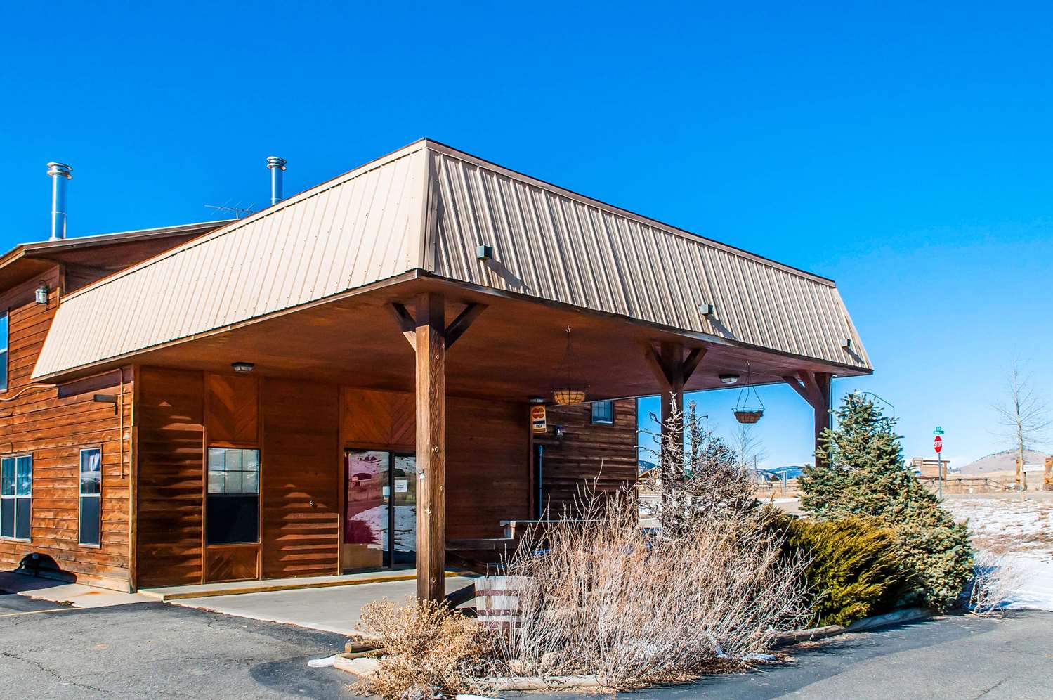 Econo Lodge Eagle Nest 4/25