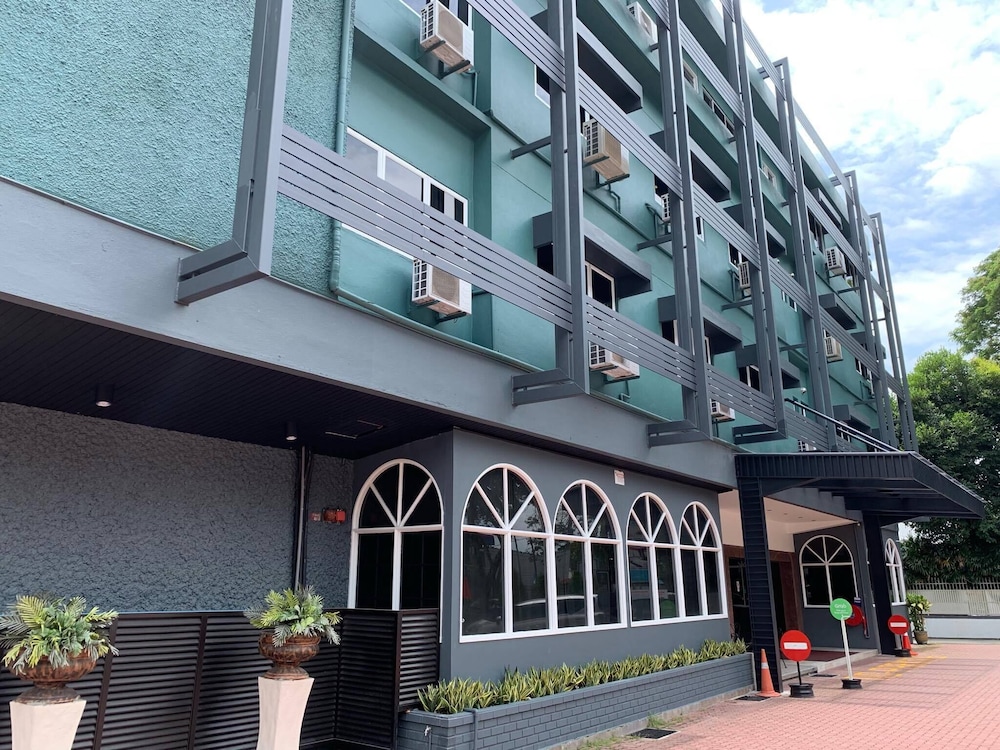 Hotel Waterfall Penang 47/49