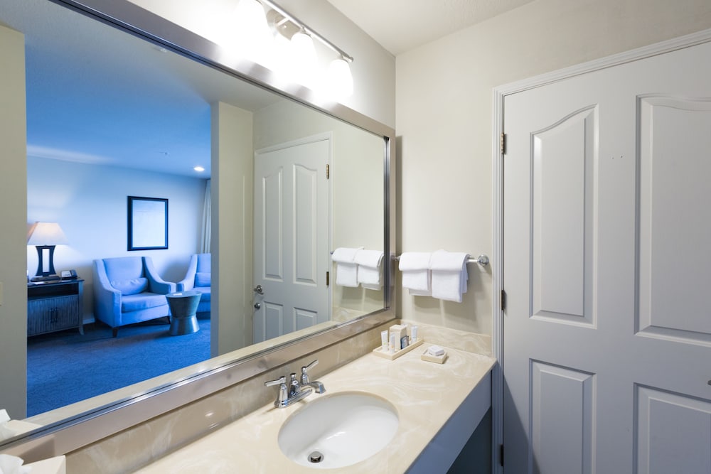 Cambria Landing Inn & Suites 17/35