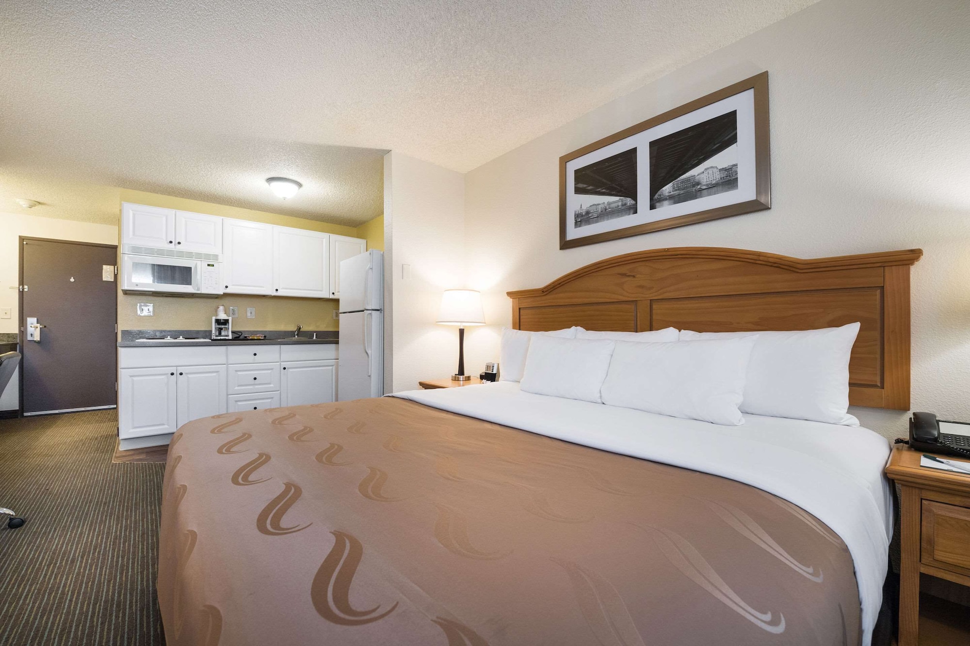 Suite, King Bed