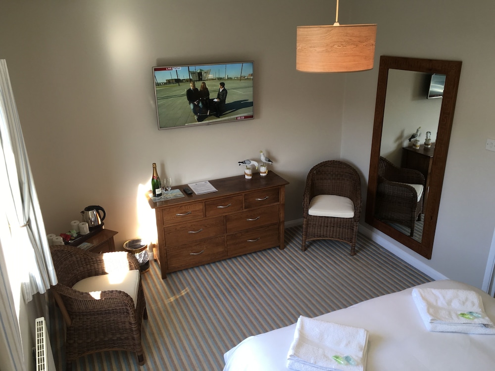 The Waterfront Inn 35/50
