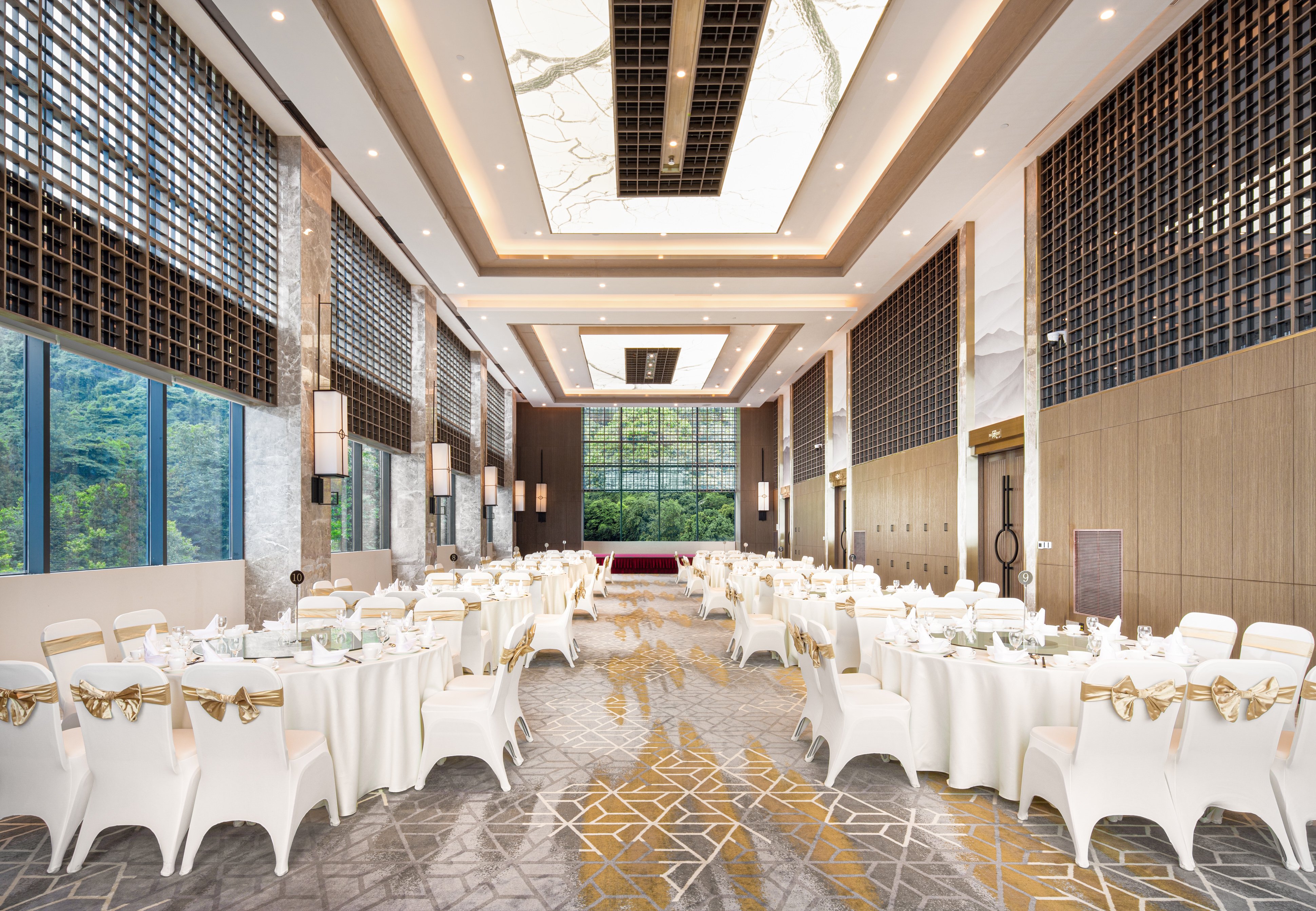 Holiday Inn Resort Mengding Mountain 66/71