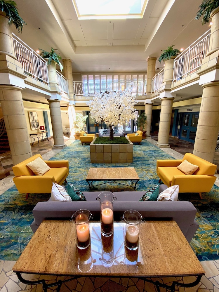 Atrium Hotel at Orange County Airport 46/61