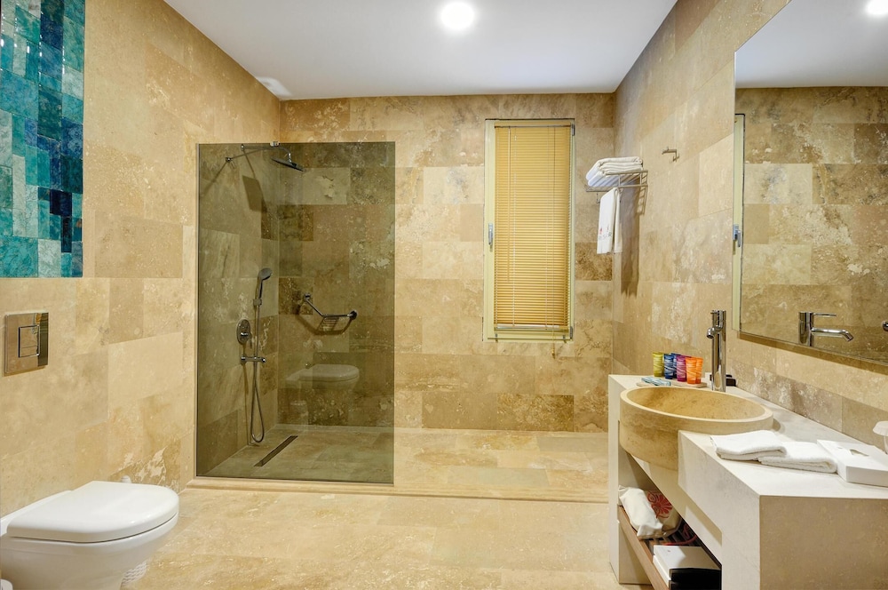 Sarpedor Boutique Hotel 47/48