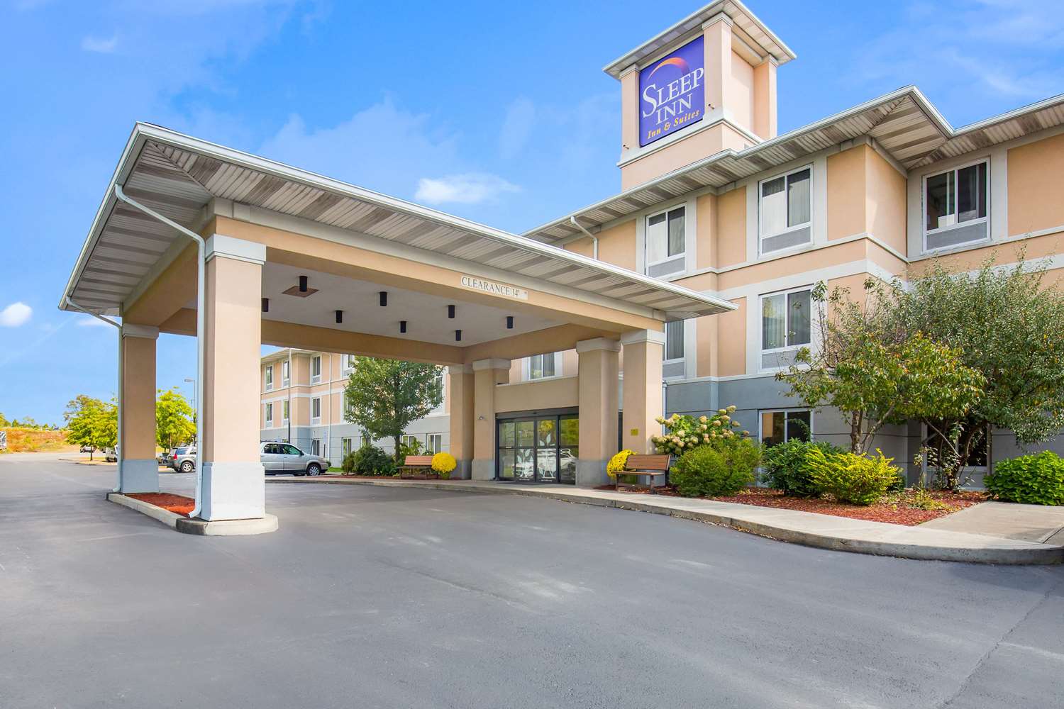 Sleep Inn and Suites Dunmore 28/29