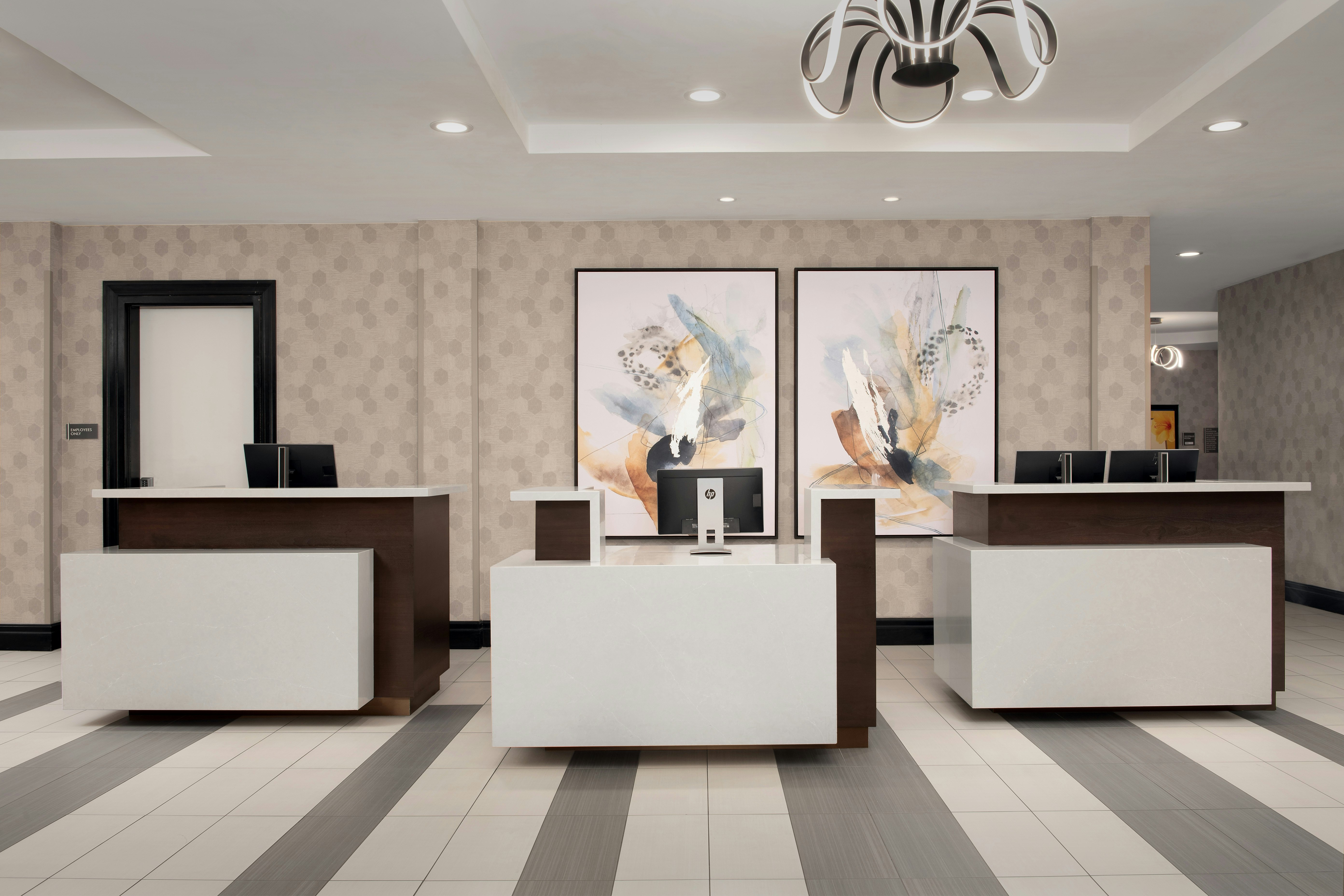 Embassy Suites La Quinta & Spa 16/85