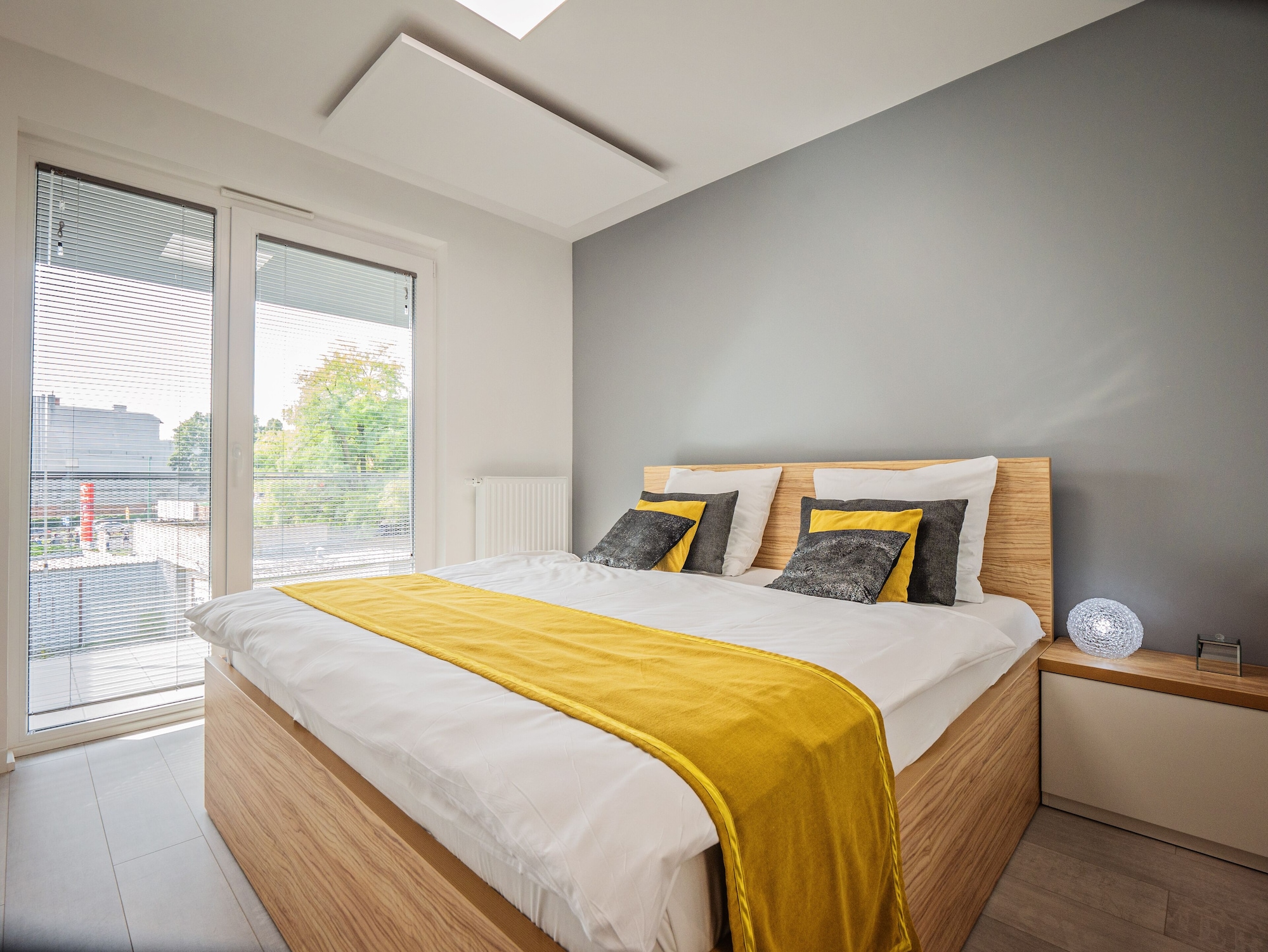 Channel, Apartment, Queen and Twin Beds, Sofa