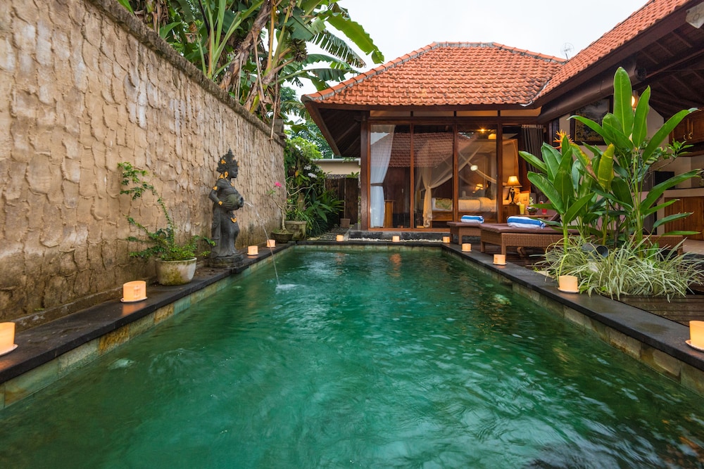 Naja Private Villa 12/17