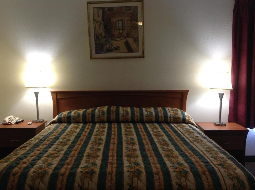 Riverside Inn & Suites 12/56