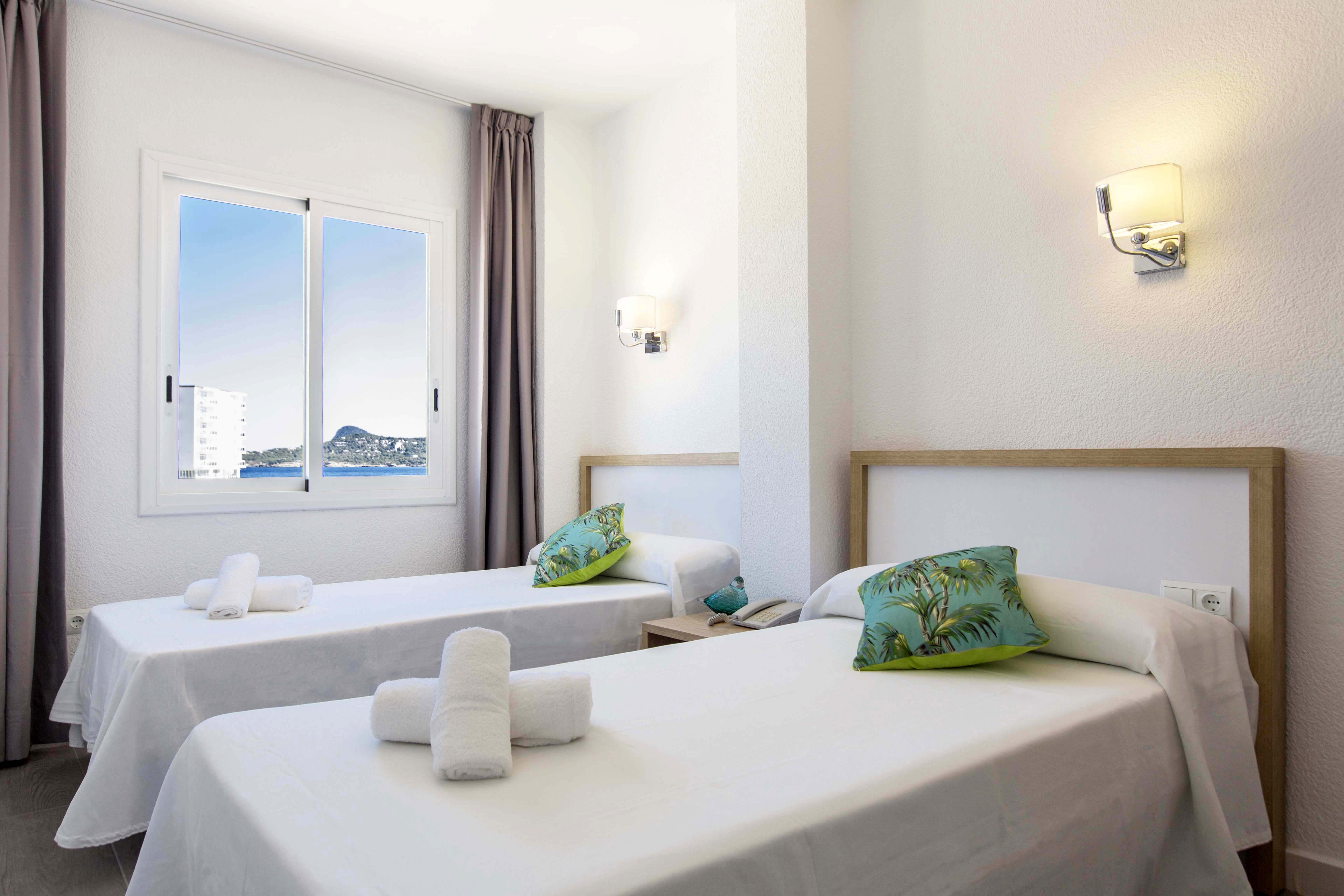 Studio, Single, Side Sea View