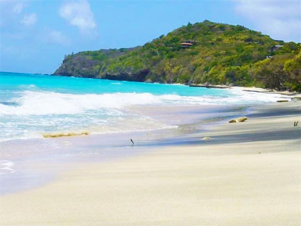 SPRING HOUSE BEQUIA 38/50