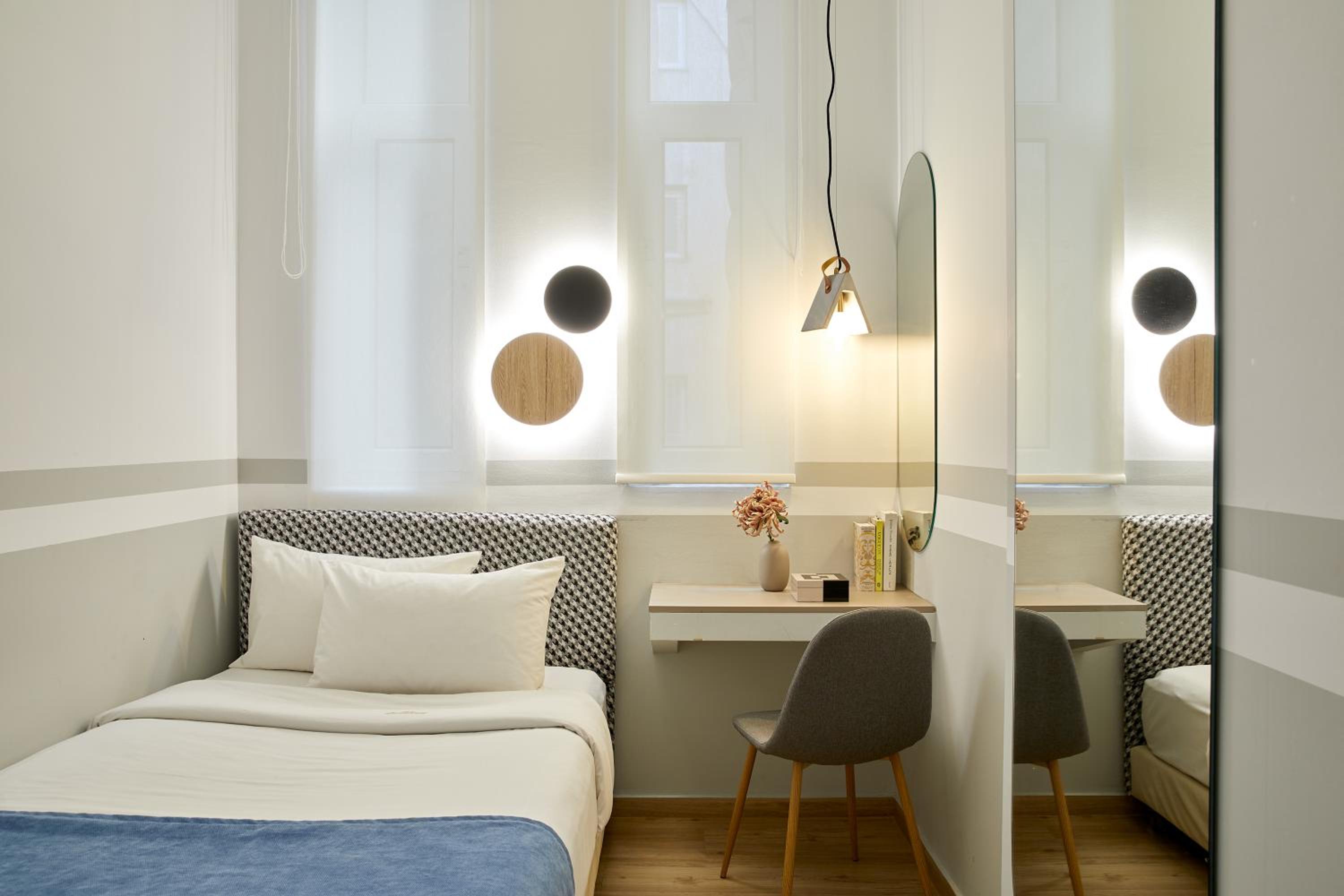 SINGLE ROOM INTERIOR