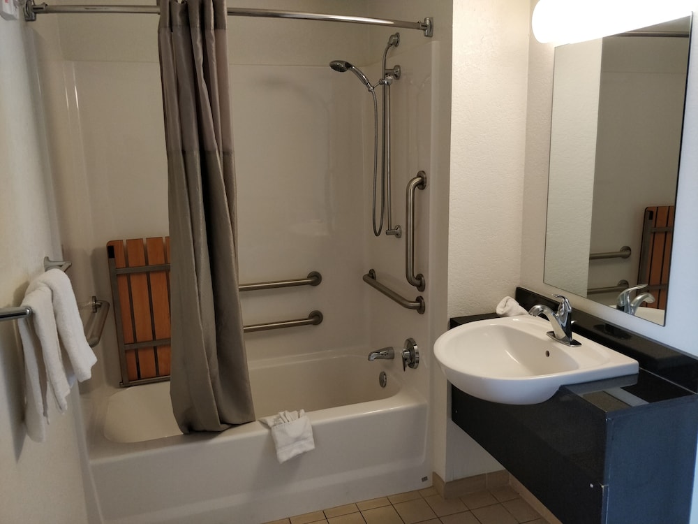 Motel6 North Richland Hills, TX 52/61