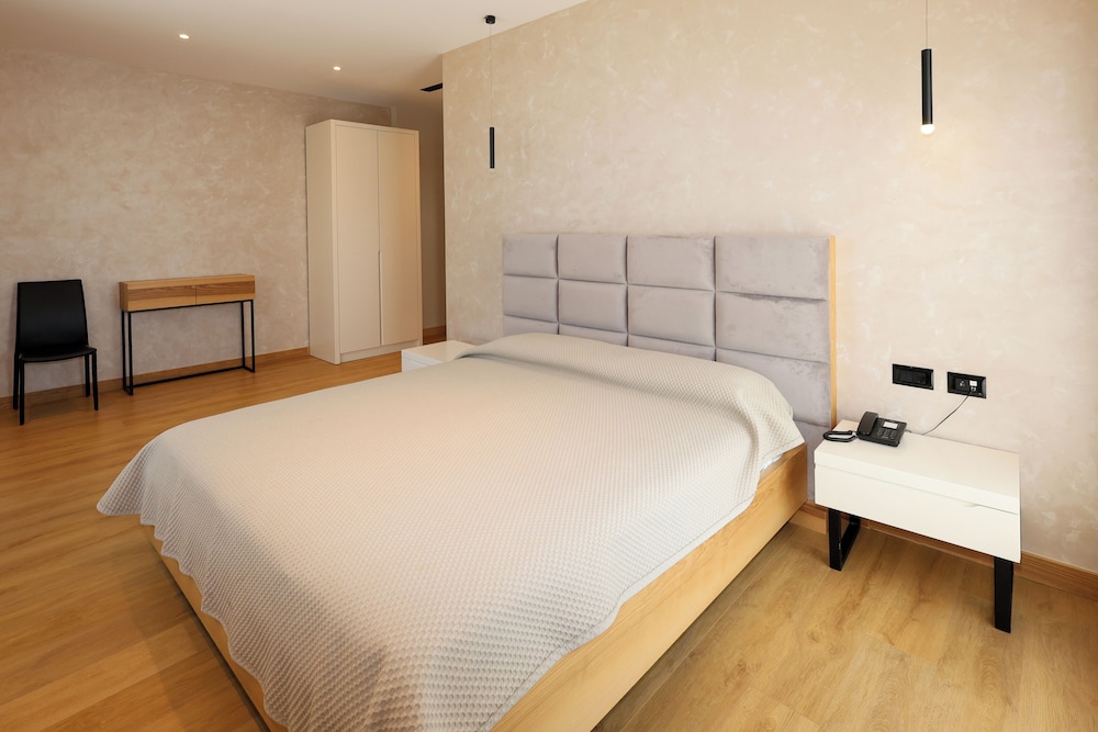 Grand White City Hotel 19/41