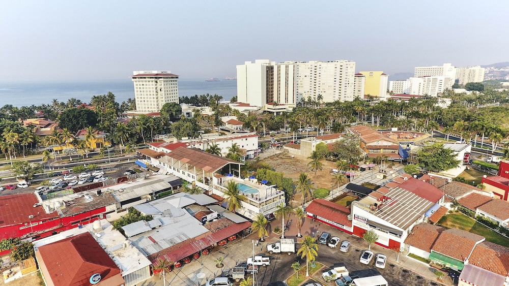 Suites Ixtapa Plaza 47/50