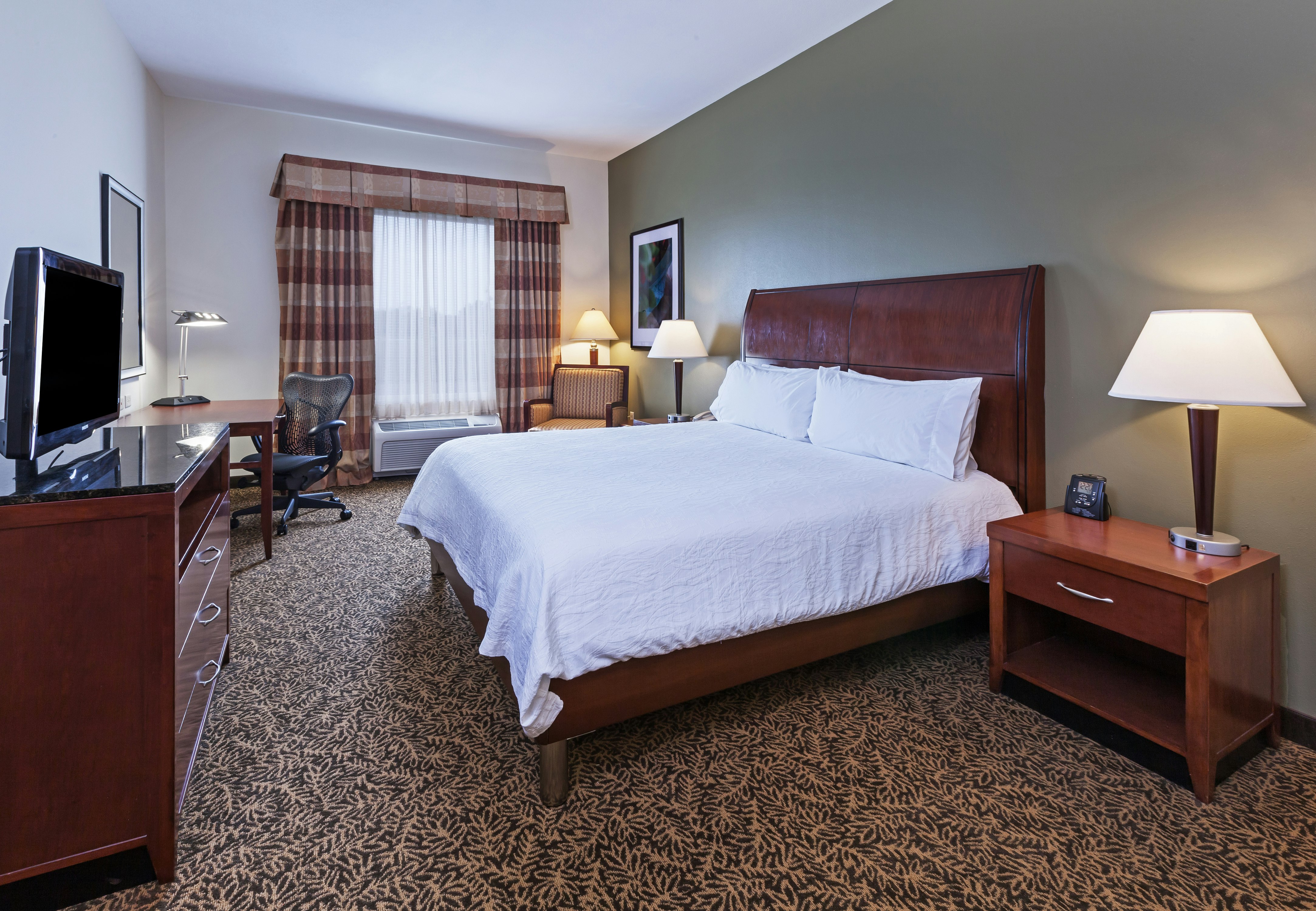 1 BEDROOM, SUITE, KING BED