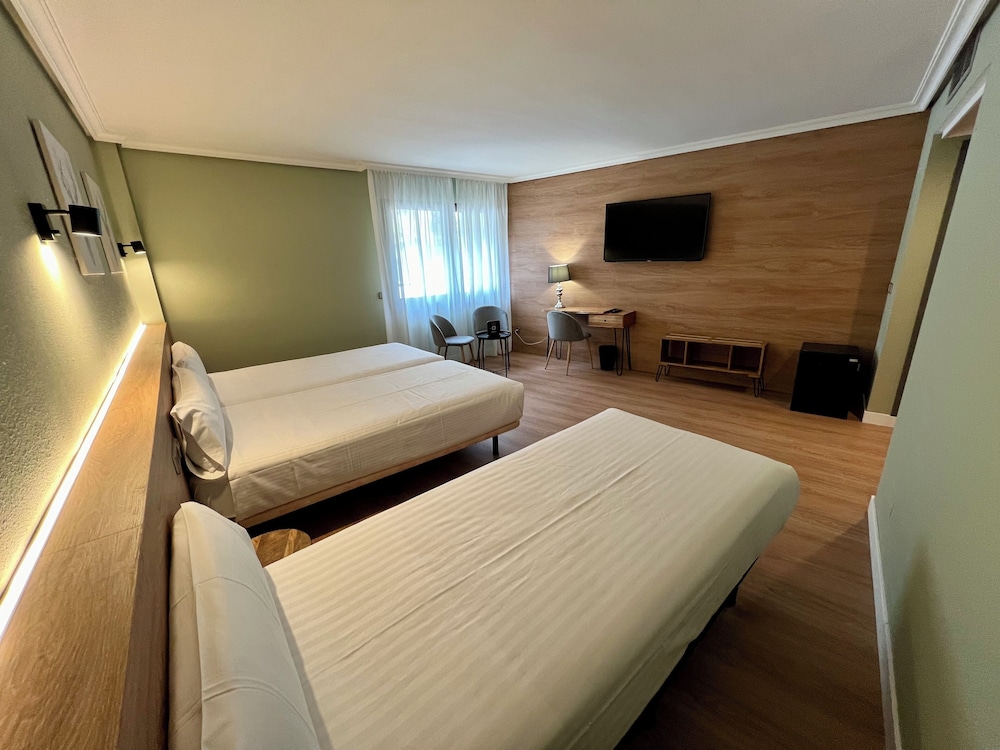 غرفة ثلاثية بثلاثة أسرّة، HOTEL IMPERIAL(ex. HUSA IMPERIAL) 3/6