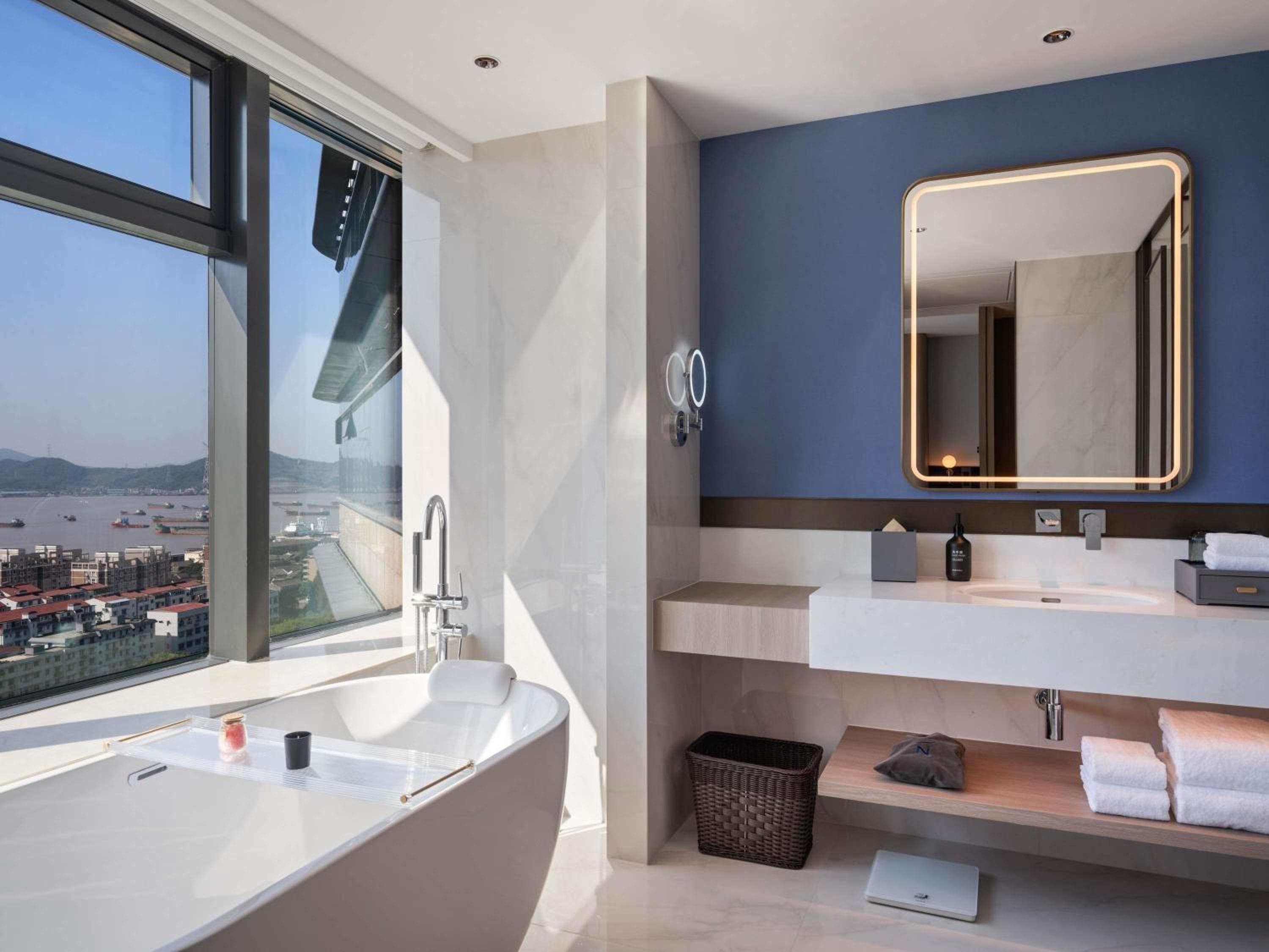 Executive, King Bed, Riverside، Novotel Zhoushan Luting 7/7