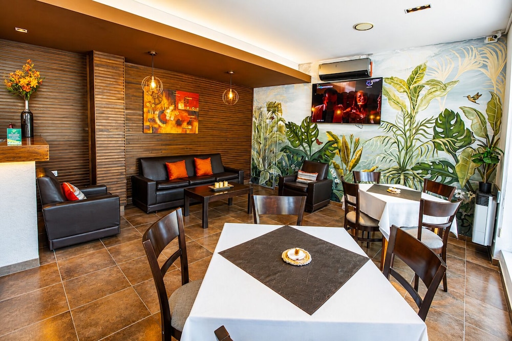 Hotel Emperatriz 59/72