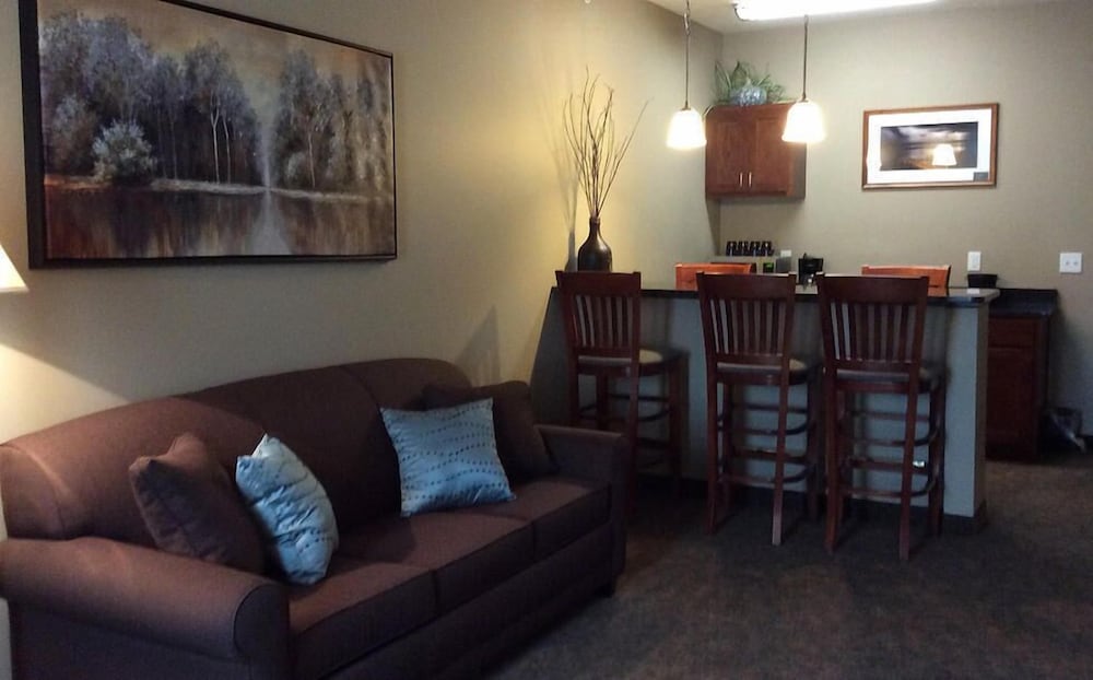 Cardinal Inn Hotel and Event Center 11/22