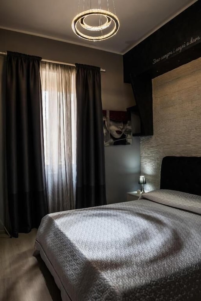 Ariston Suite 6/69