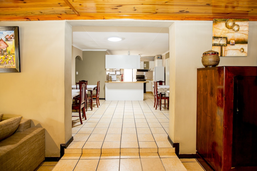 Oria Lodge - Summer Greens 17/22