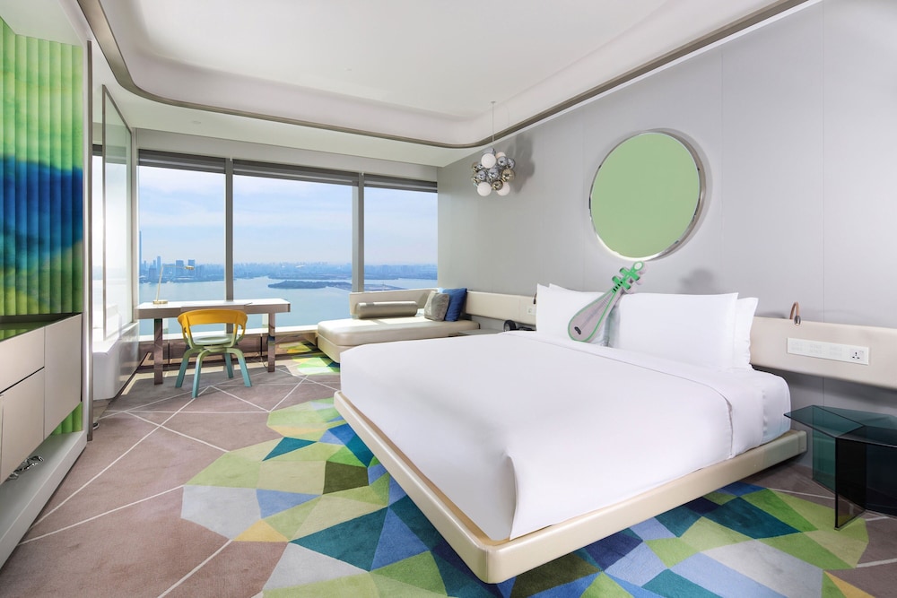 Fabulous, King Bed, Lake View