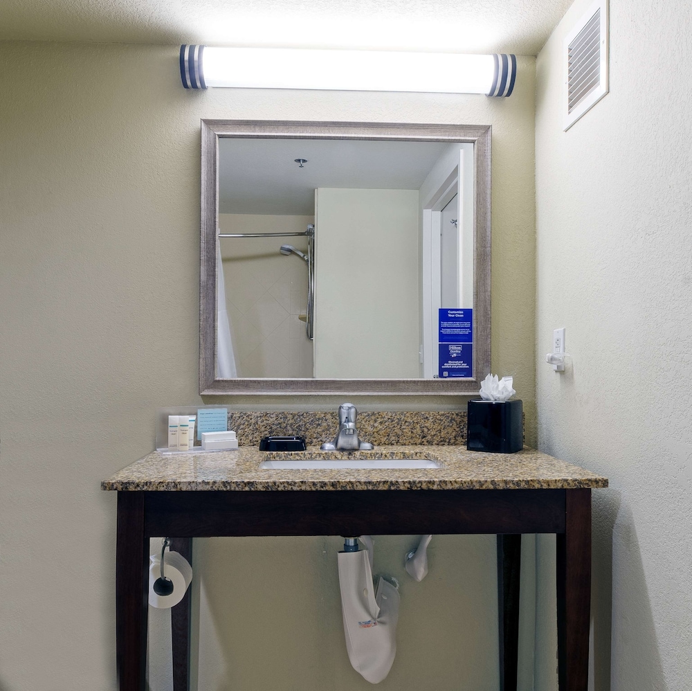 Holiday Inn Express Hotel and Suites Port Charlotte 34/34