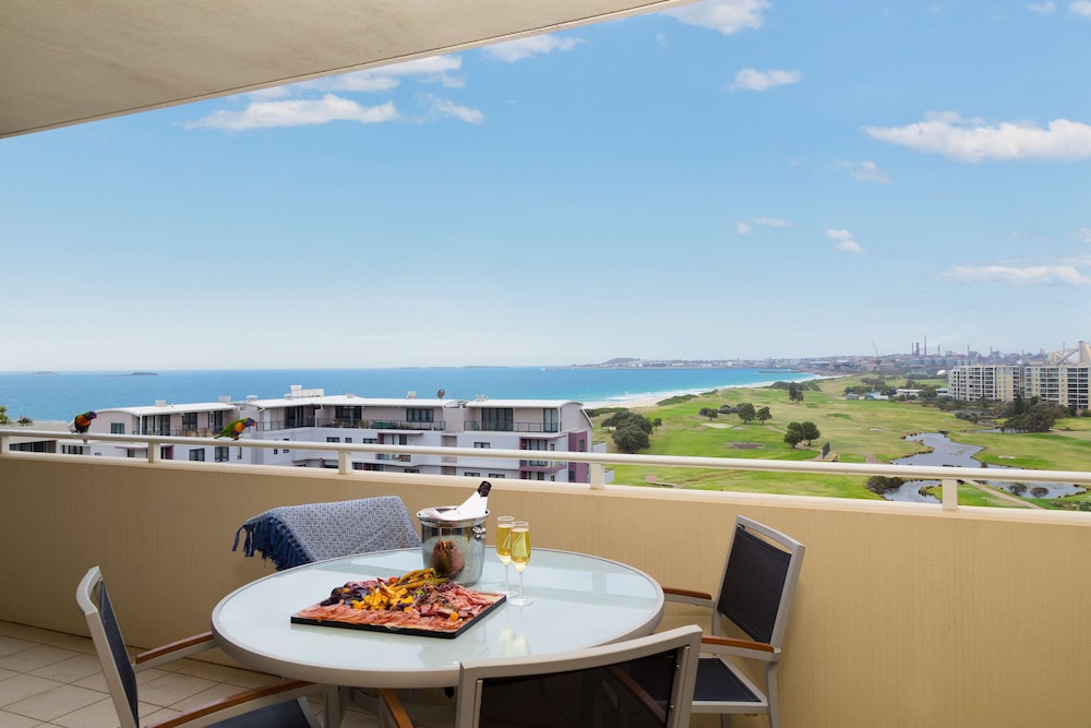 Sage Hotel Wollongong 60/75