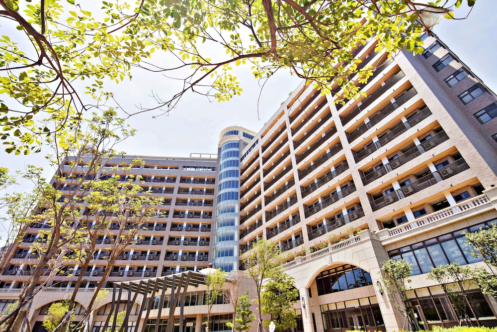 The HO Hotel 3/60