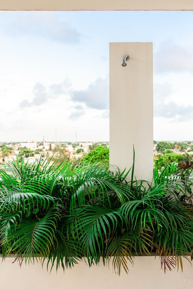 Sunday Hotel 52 at Playa del Carmen 47/50