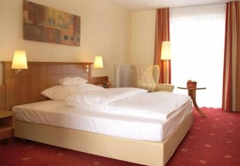 Waldhotel Nachtigall 10/38