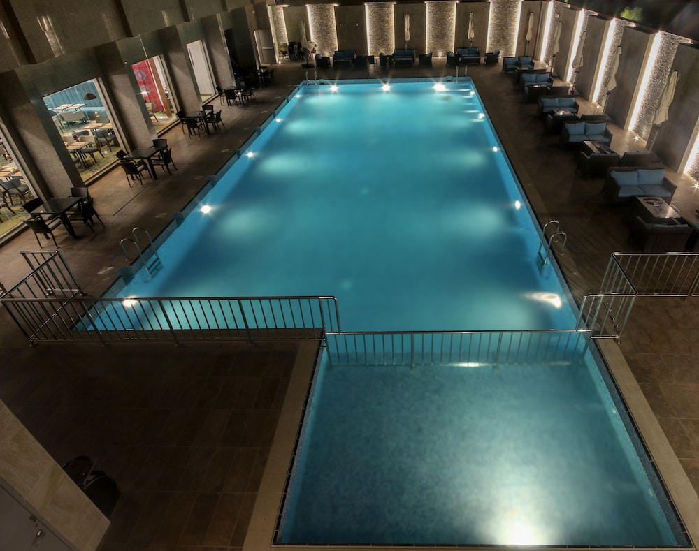 فندق نوفوتيل ينبع(Novotel Yanbu) 31/52