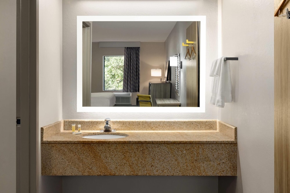Days Inn By Wyndham North Columbia Ft Jackson 49/50