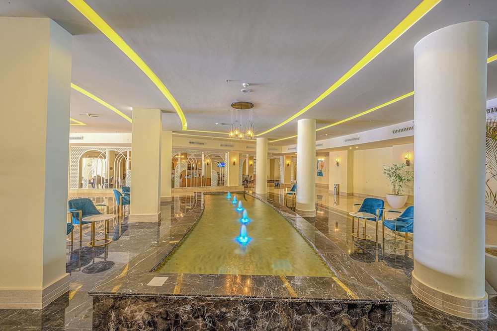 Amwaj Beach Club Abu Soma 18/50