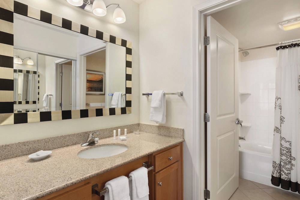 Residence Inn by Marriott Newport/Middletown 37/38