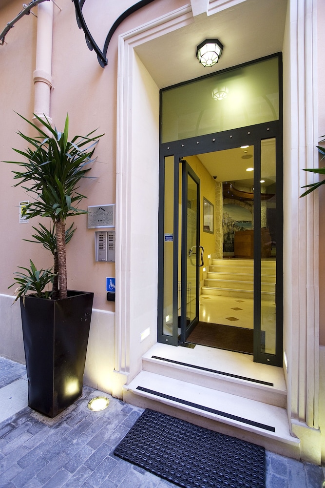 Residence Arco Antico 13/77