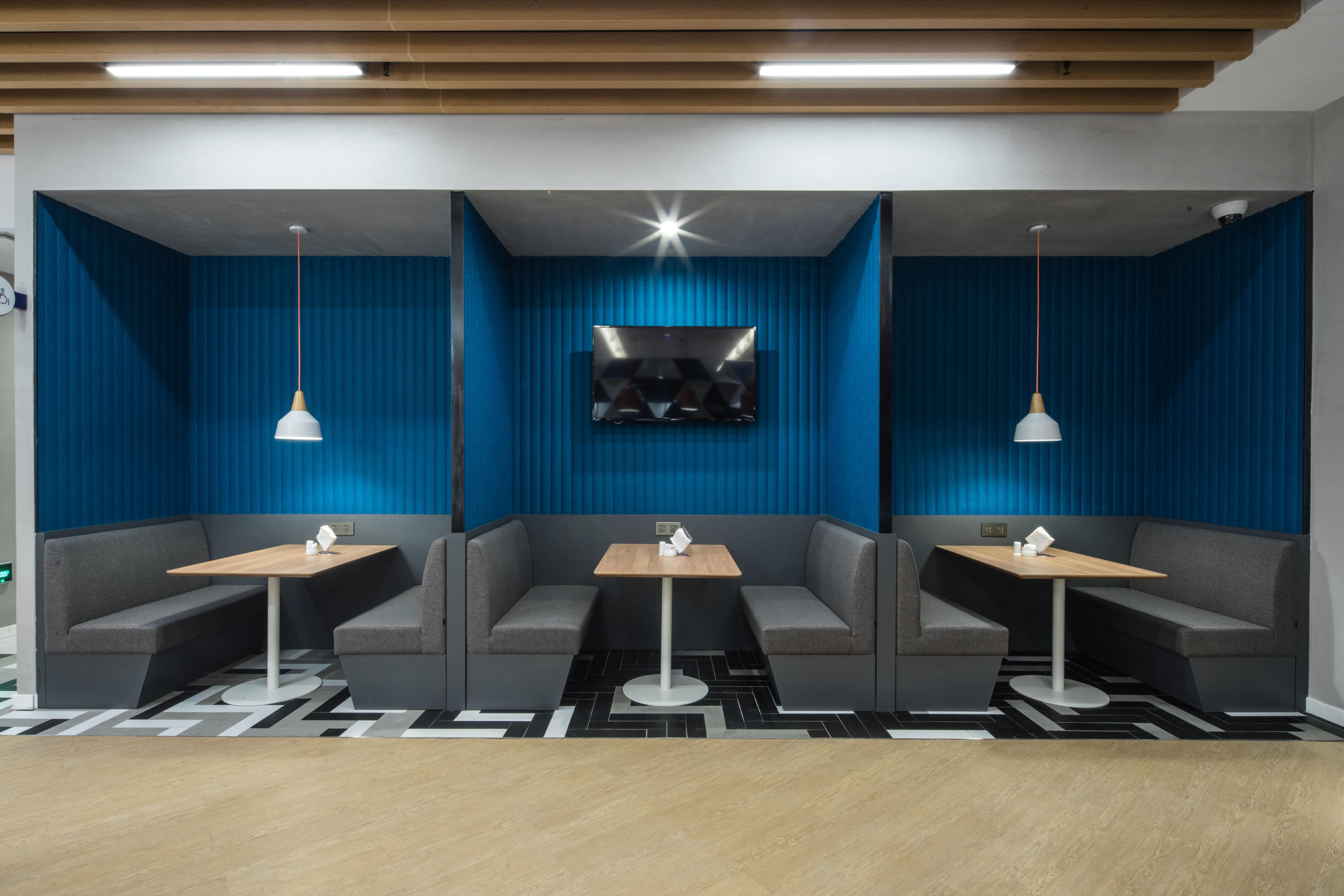 Holiday Inn Express Shanghai Tourism Zone 37/51