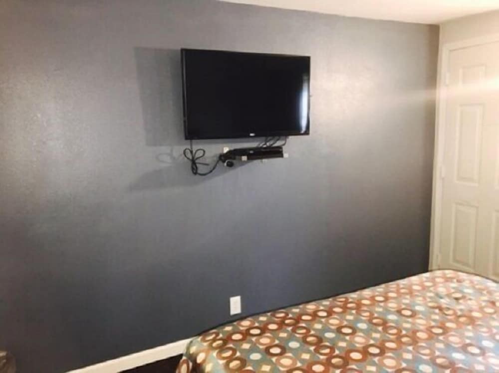 Kings Row Inn 6/12