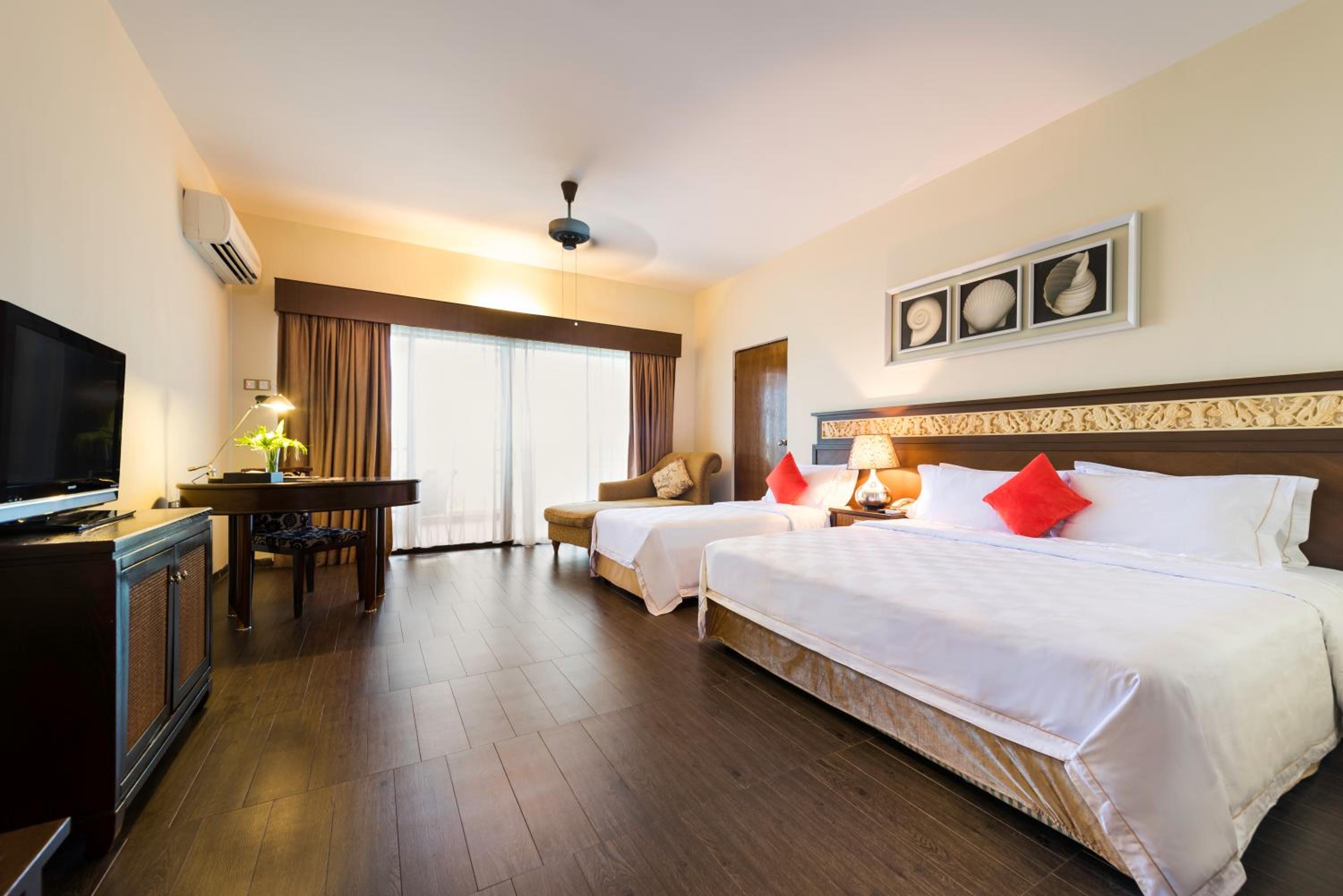 Tok Aman Bali Beach Resort 5/50