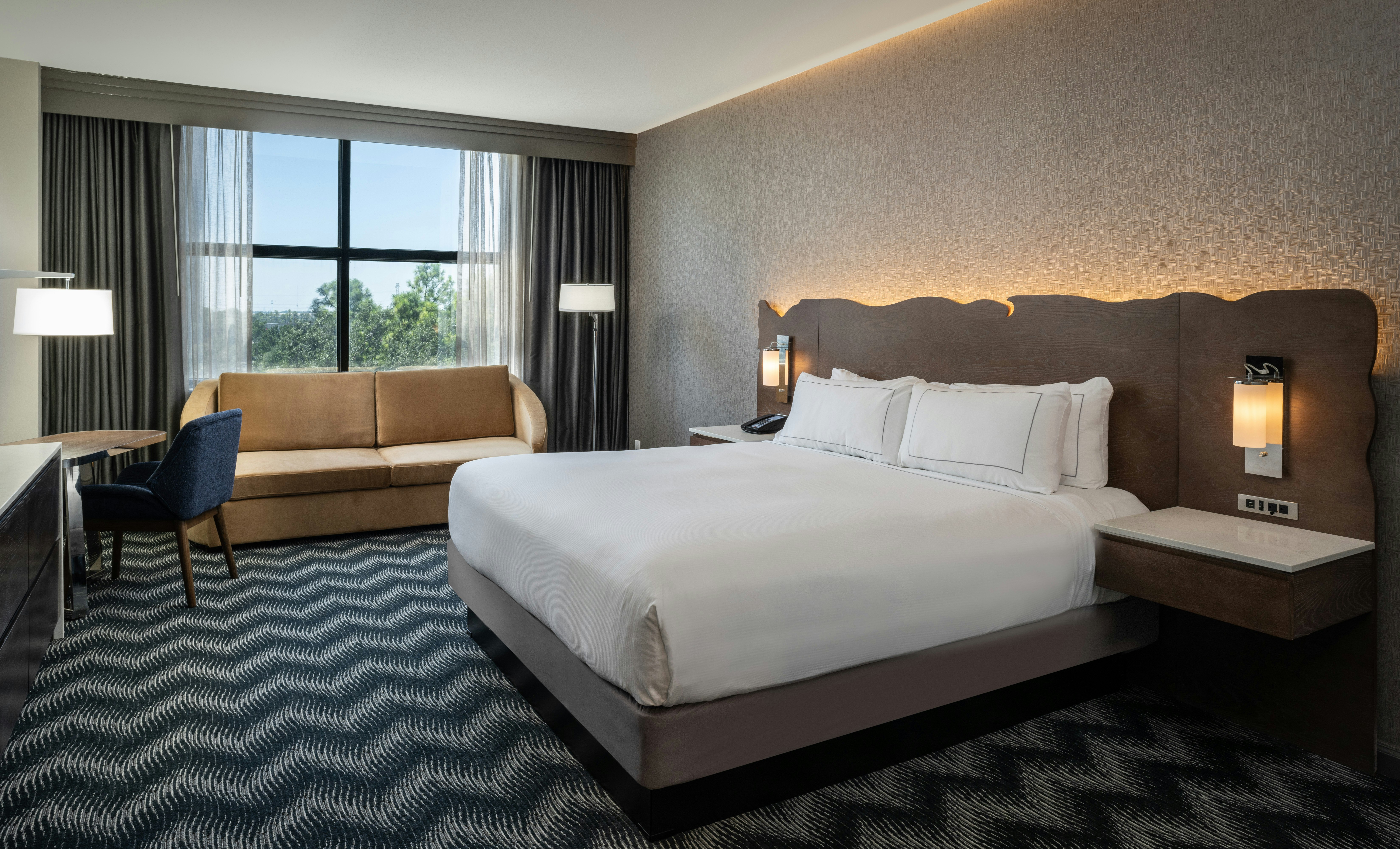 1 BEDROOM, SUITE, KING BED