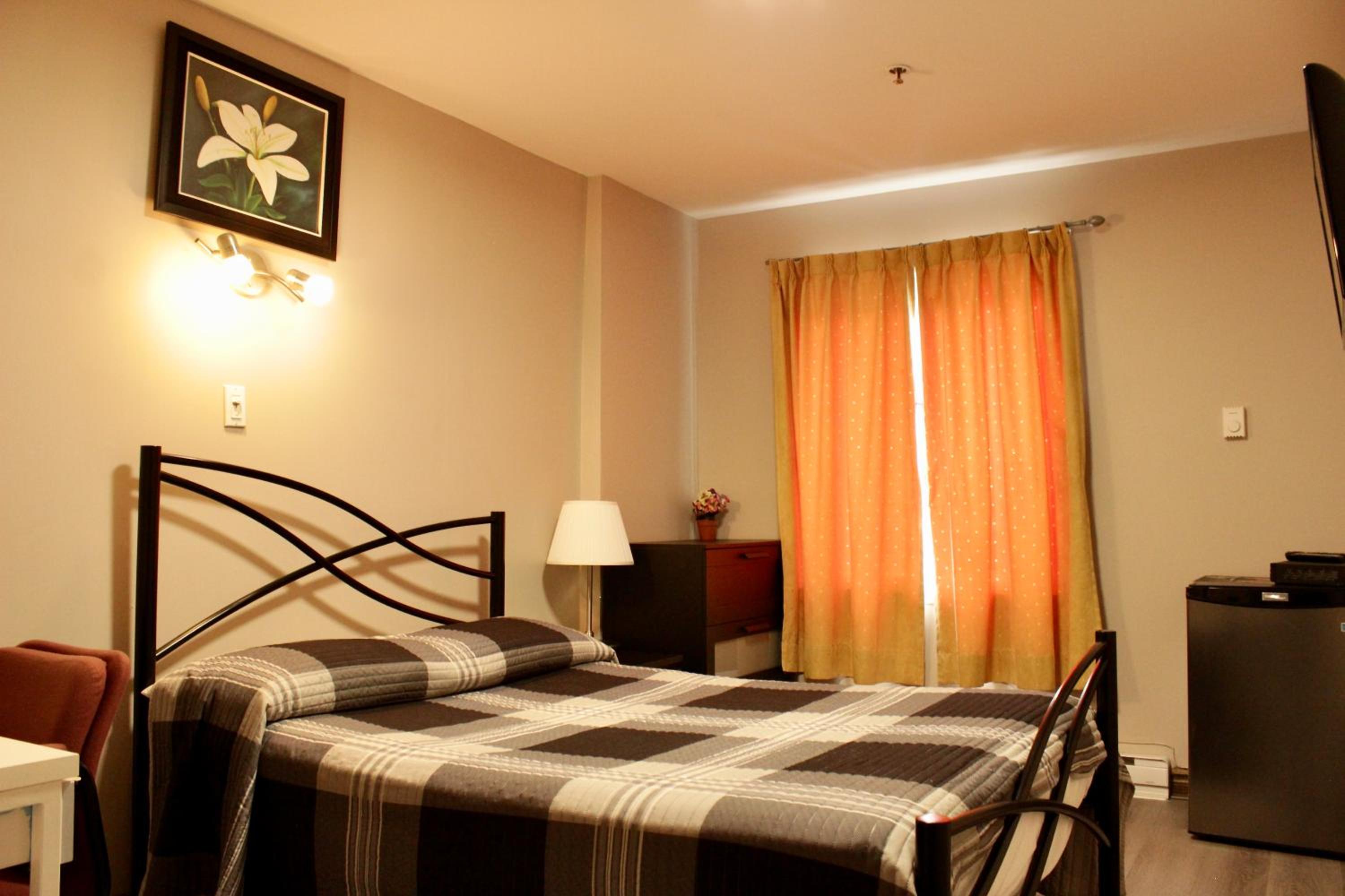 Hotel Victor 20/33