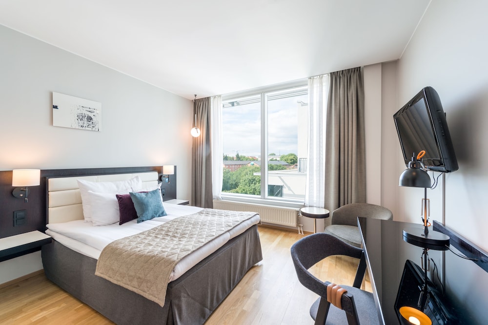 STANDARD, DOUBLE OR SINGLE BED